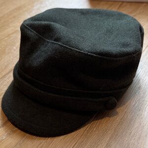 Buttons Classic Women’s Cap